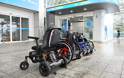교통약자 전동화 휠체어 대여소 휠체어 사진